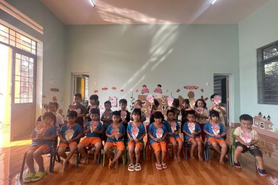 Lớp chồi – Làm thiệp mùng 8/3/2024