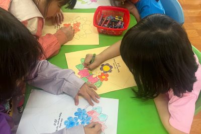 LỚP LÁ 1- LÀM THIỆP TẶNG CÔ NHÂN NGÀY 20/11